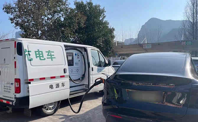 大竹汽车搭电
